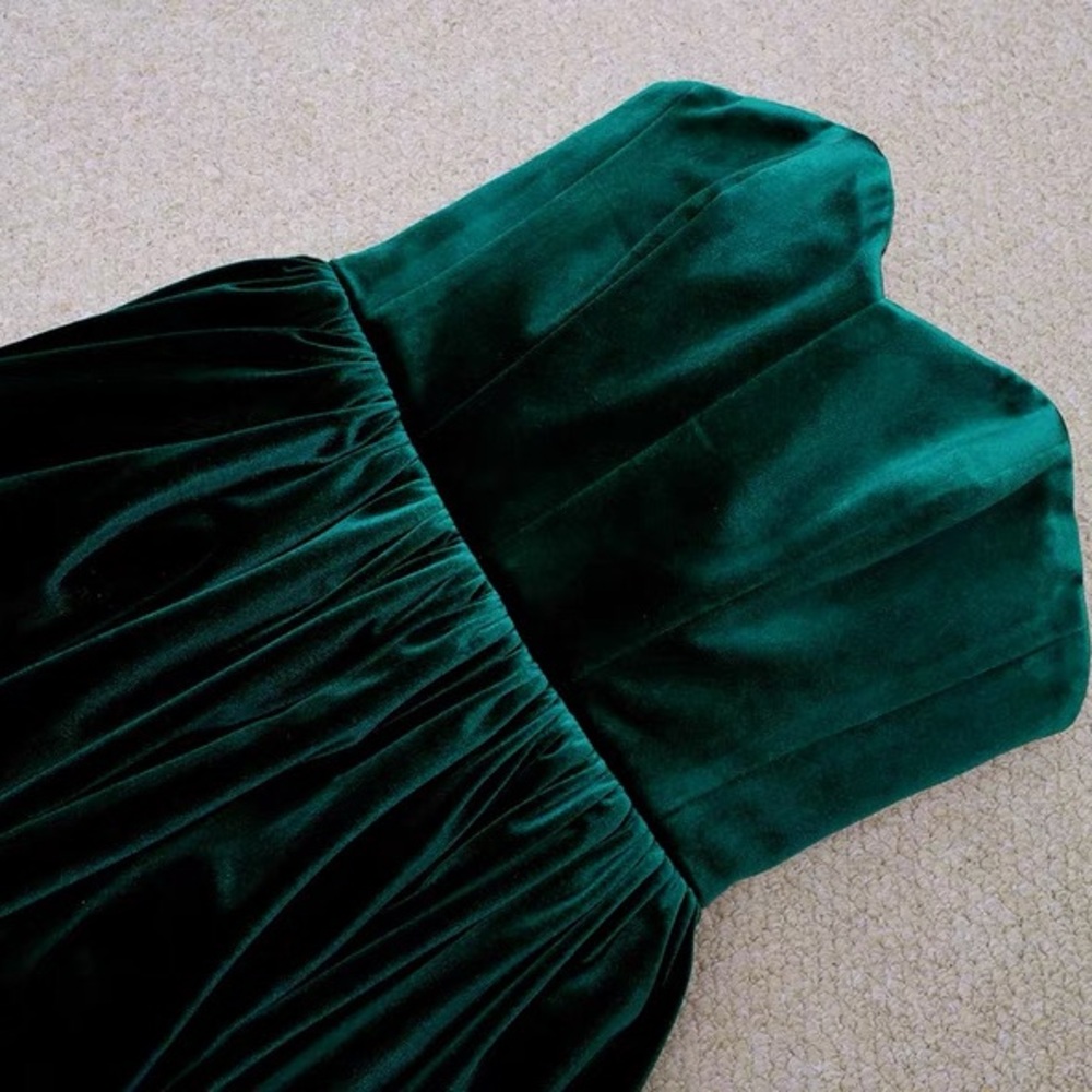 NWOT BRONX AND BANCO Inara Emerald Velvet Midi Dress ,Elegant Green Velvet Dress - Picture 12 of 15